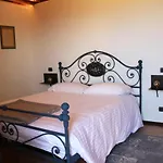 La Casa Di Chiara Bed & Breakfast 4*