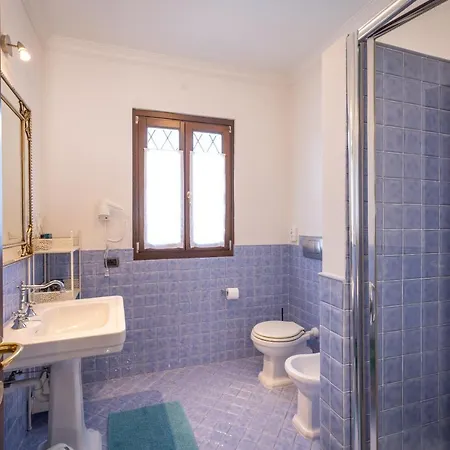 La Casa Di Chiara Frühstückspension Diano dʼAlba